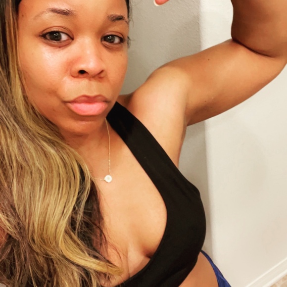 Profile Picture of Melinda Williamson (@amauree21) on Poshmark