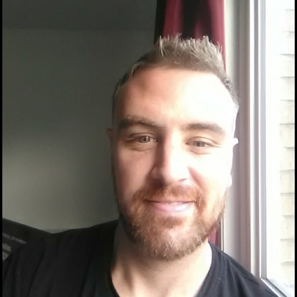 Profile Picture of Jeff Clarke (@jeffdclarke1) on Poshmark