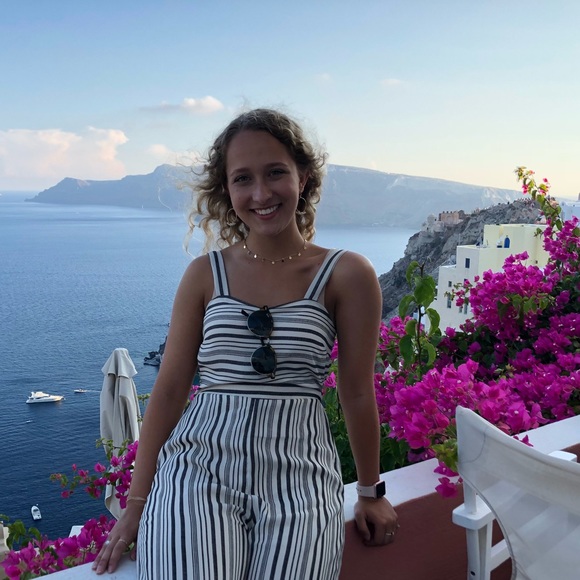 Profile Picture of Kelly Moore (@kellymmoore) on Poshmark