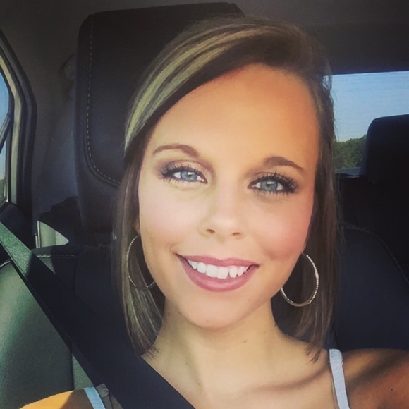 Profile Picture of Shawna Hemmerich (@shemmerich) on Poshmark