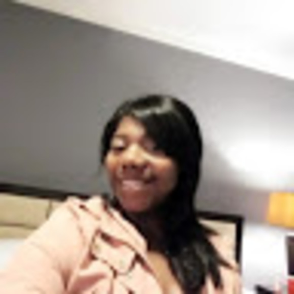 Profile Picture of Tylisa Branley (@tylisabranley) on Poshmark