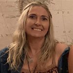 Profile Picture of Carolyn Crummy (@carolyna_and_co) on Instagram