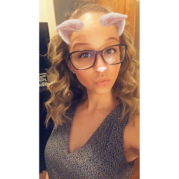 Profile Picture of Jenny Lugo (@jenaayyx3) on Poshmark