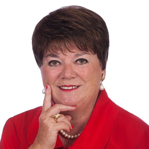Profile Picture of Linda Schell (@lindaschell1948) on Poshmark