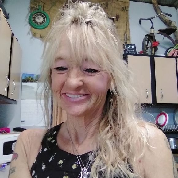 Profile Picture of Peggy Kelvington (@peggy94) on Poshmark