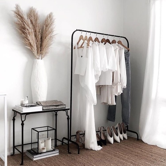 Profile Picture of Victoria Hoyos (@vickycloset_) on Poshmark