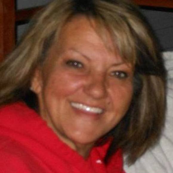 Profile Picture of Sherri Quicksall (@sgetz56) on Poshmark