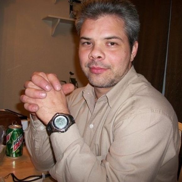 Profile Picture of Dewey Crager (@cragerdewey) on Poshmark