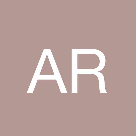 Profile Picture of Ava Ramirez (@8914) on Poshmark