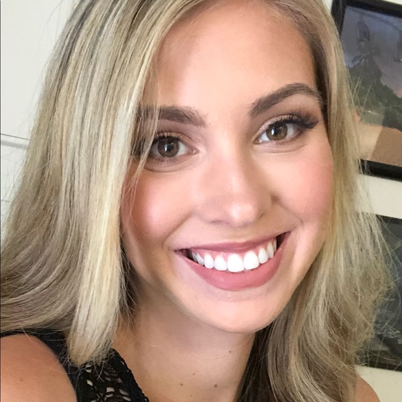 Profile Picture of Brittany Okuda (@bretagne94) on Poshmark