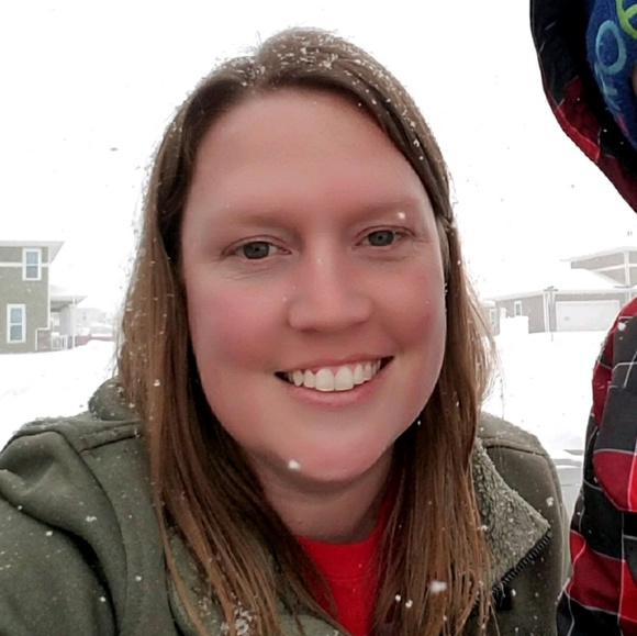 Profile Picture of Amber Gandre (@ambergandre) on Poshmark