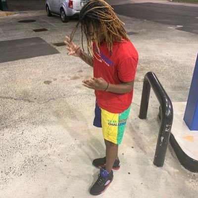 Profile Picture of Dee  🗣 💯 (@DerekEdwardsjr) on Twitter