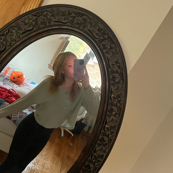 Profile Picture of Leah Stanar (@stanarleah) on Poshmark