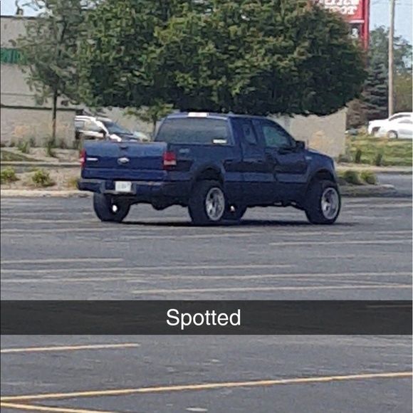 Profile Picture of Brett Haerr (@bretthaerr) on Poshmark