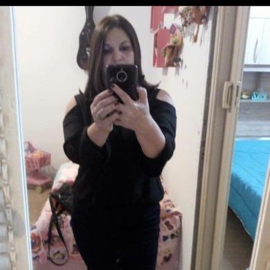 Profile Picture of Cláudia Valentin (@clausnormal01) on Twitter