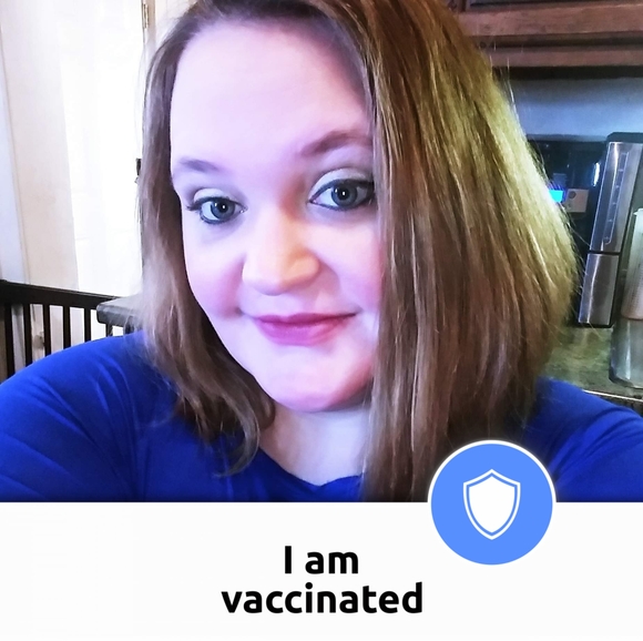 Profile Picture of Ruth Cox (@ruthchantel0413) on Poshmark