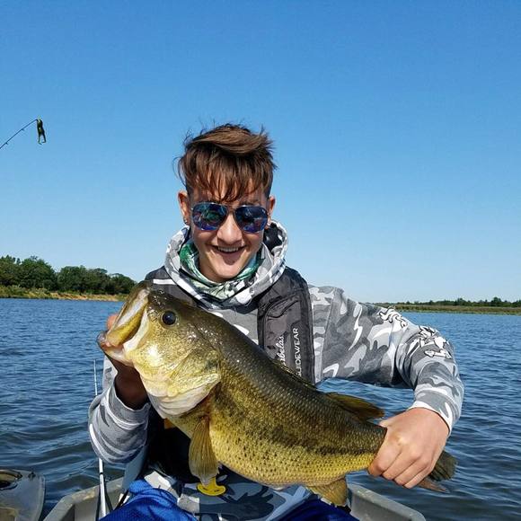 Profile Picture of Cameron Flohr (@cameronflohr) on Poshmark