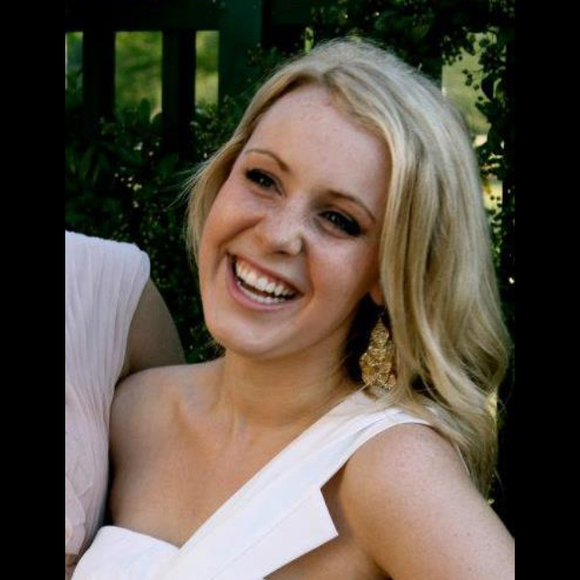 Profile Picture of Katie Oelberg (@katieemily) on Poshmark