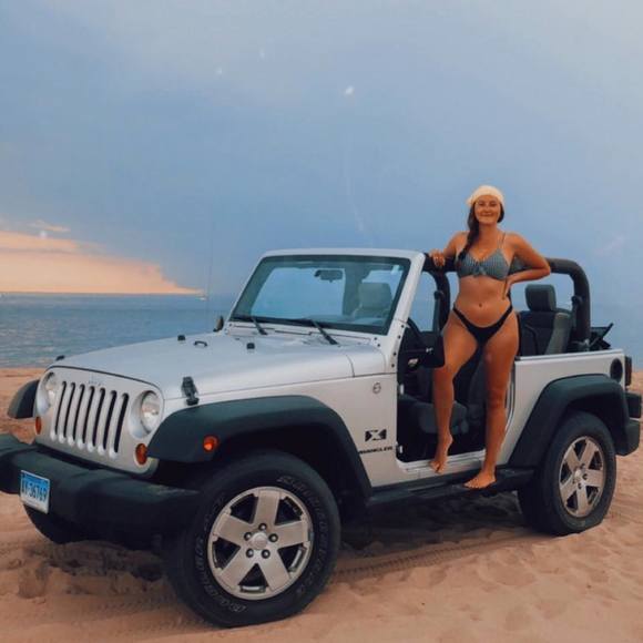 Profile Picture of Paige Rust (@paigerustt) on Poshmark