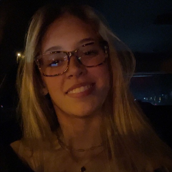 Profile Picture of Jody Hobbs (@phoebehobbss13) on Poshmark