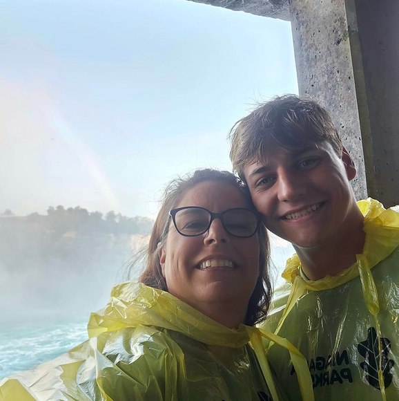 Sarah Boven - Poshmark Profile Picture of Sarah Boven (@slvanzandt) on Poshmark