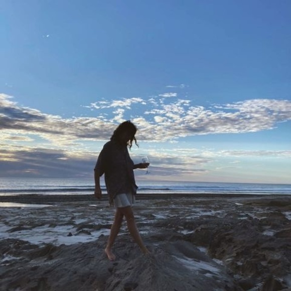 Profile Picture of Léa Vandenbussche (@leavdb) on Poshmark