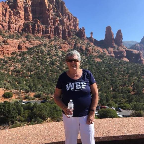 Profile Picture of Barbara Conway (@barbconway) on Poshmark