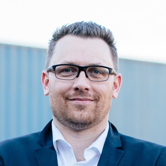 Profile Picture of Adrien Savariego (@asavariego) on Poshmark