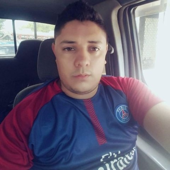 Profile Picture of Daniel Chinchilla (@dc84571) on Poshmark