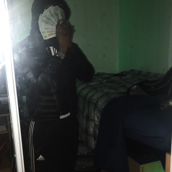 Profile Picture of Ken Price (@slimecito) on Poshmark