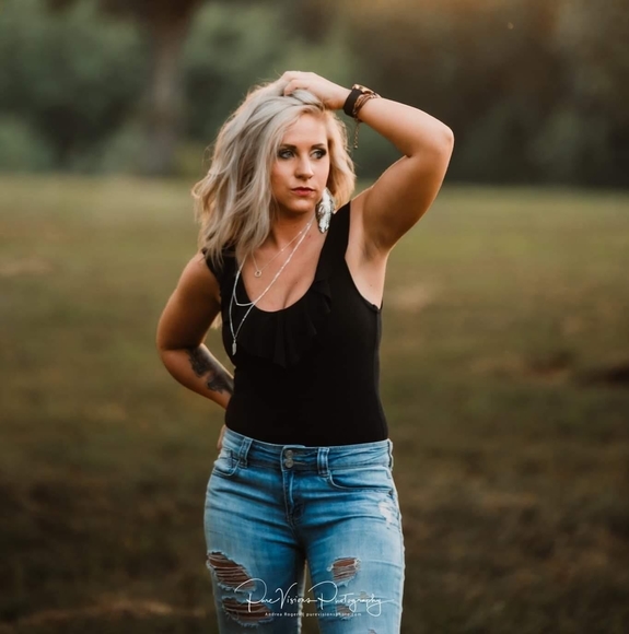 Profile Picture of Ashley Hagan (@ashleyhagan34) on Poshmark