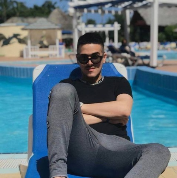 Profile Picture of Osiel Lopez (@osiel_l) on Poshmark