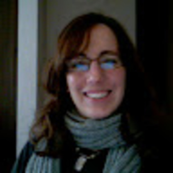 Profile Picture of Leah Schesser (@leahsch22) on Poshmark