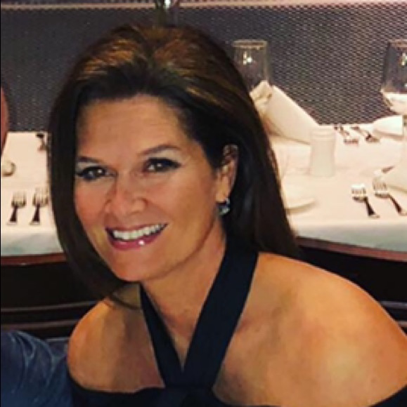 Profile Picture of Lorie Kimes (@lmkimes) on Poshmark