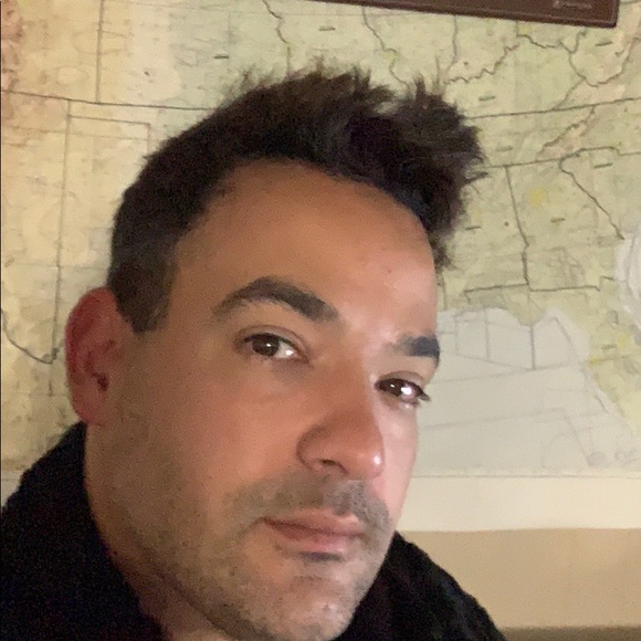 Profile Picture of Roberto Amor basulto (@dartex) on Poshmark