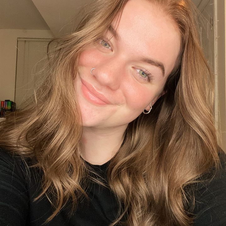 Profile Picture of ari (@arielhendrickson) on Tiktok