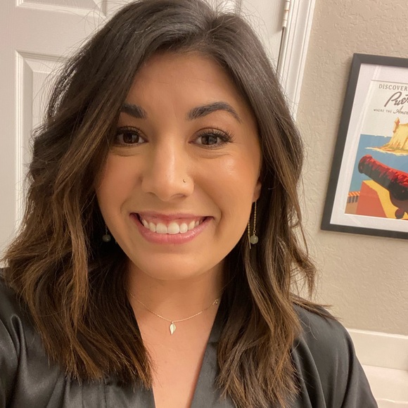 Profile Picture of Caitlyn Scafaria (@cscaf) on Poshmark