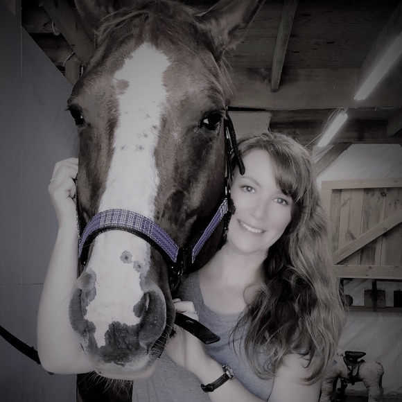 Profile Picture of Nicole Sicely (@nsicely) on Poshmark