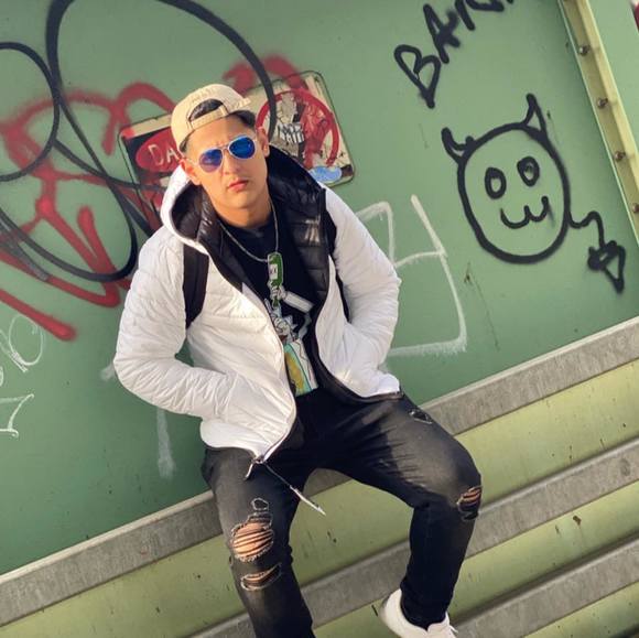 Profile Picture of Bryan Bernal (@ilovethegirlbb) on Poshmark