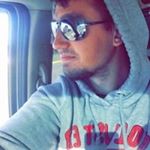 Profile Picture of Karl Lewis (@lippy_heather_1975) on Instagram