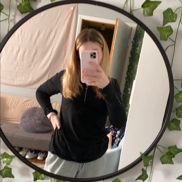 Profile Picture of Mallory Wrage (@mallorywrage) on Poshmark