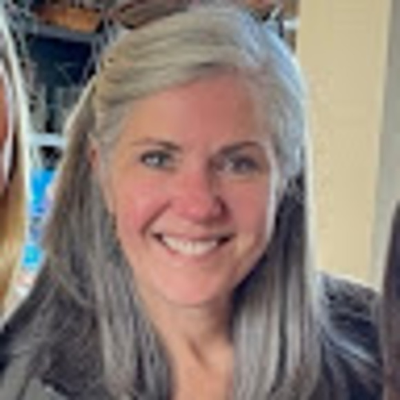 Profile Picture of Elizabeth Seastrunk (@eseastrunk) on Poshmark