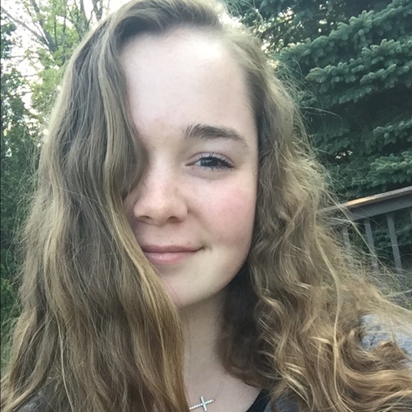 Profile Picture of Kendra Pekarek (@pekarek15) on Poshmark