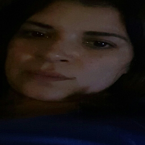 Profile Picture of Shana Gentzel (@gentzelshana) on Poshmark
