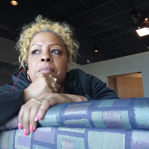 Marie Sabater - Poshmark Profile Picture of Marie Sabater (@sabater486) on Poshmark