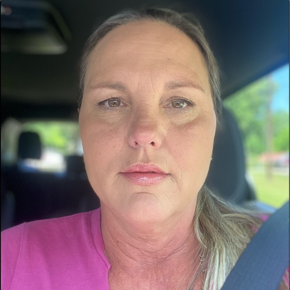 Profile Picture of Shelly Thibideau (@shellythibideau) on Poshmark