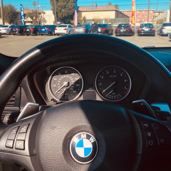 Profile Picture of Charlie Quintero (@badhabits231) on Poshmark