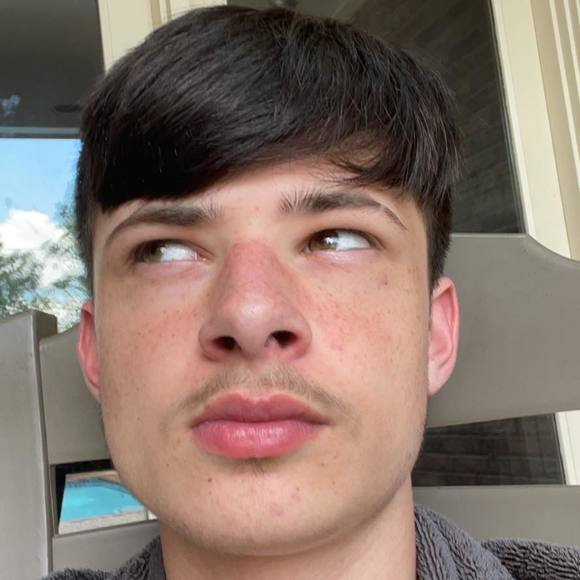 Profile Picture of Jonathan Sweatt (@jonathan_sweatt) on Poshmark