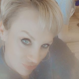 Profile Picture of Bee Bennett (@bee.bennett.71) on Facebook