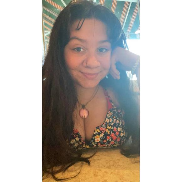 Profile Picture of Alysia Chavez-gunderson (@mtndewgurl99) on Poshmark